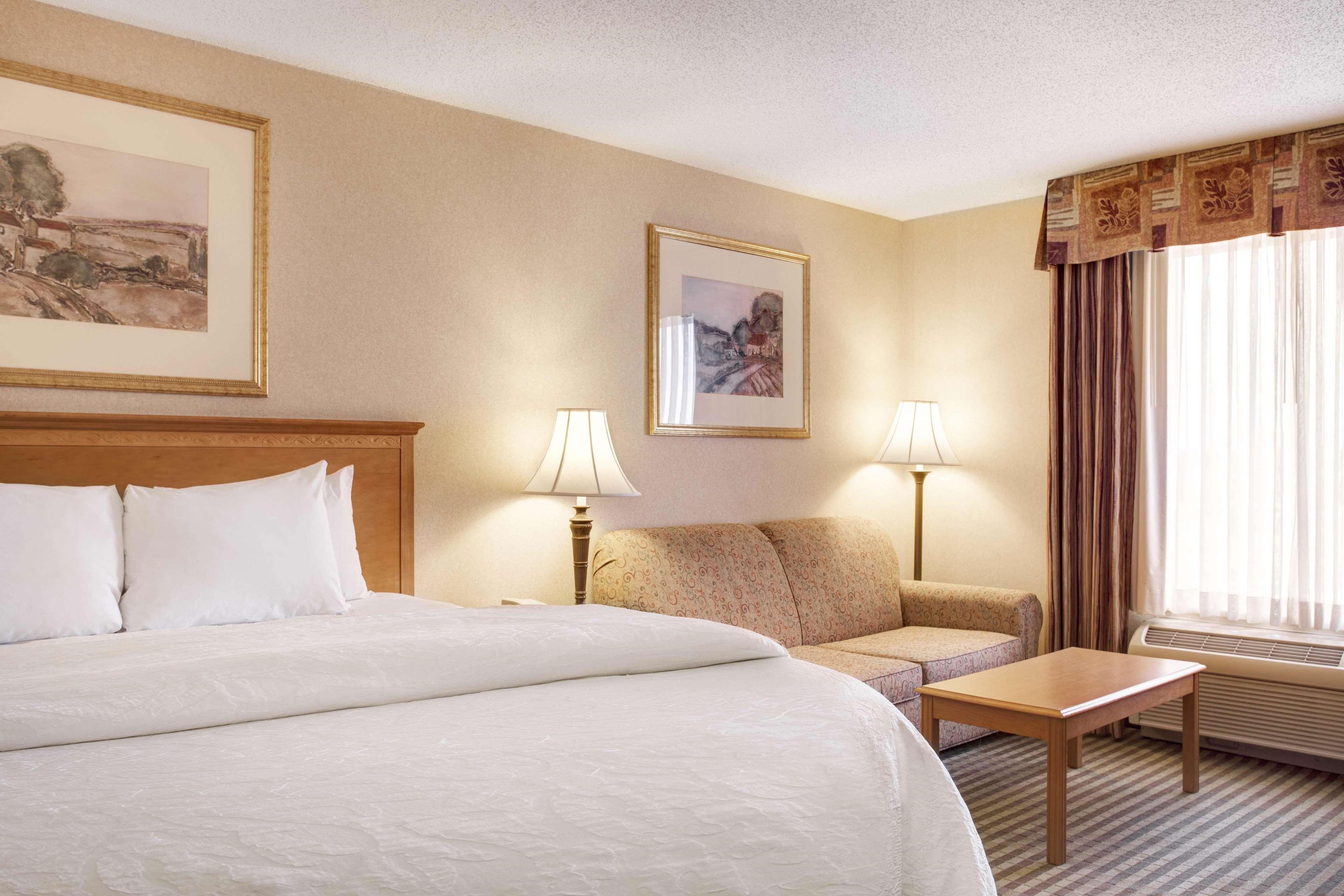 Hampton Inn & Suites Еддісон Екстер'єр фото