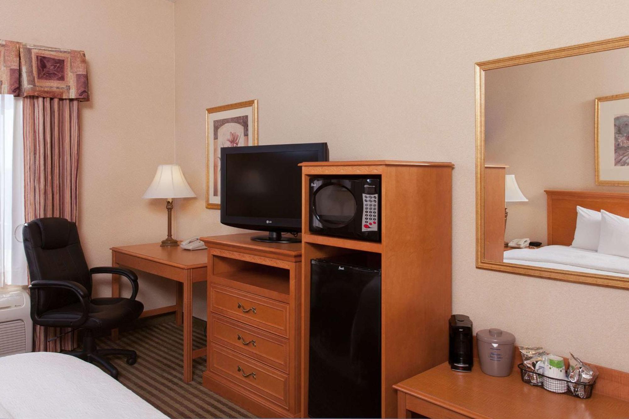 Hampton Inn & Suites Еддісон Екстер'єр фото
