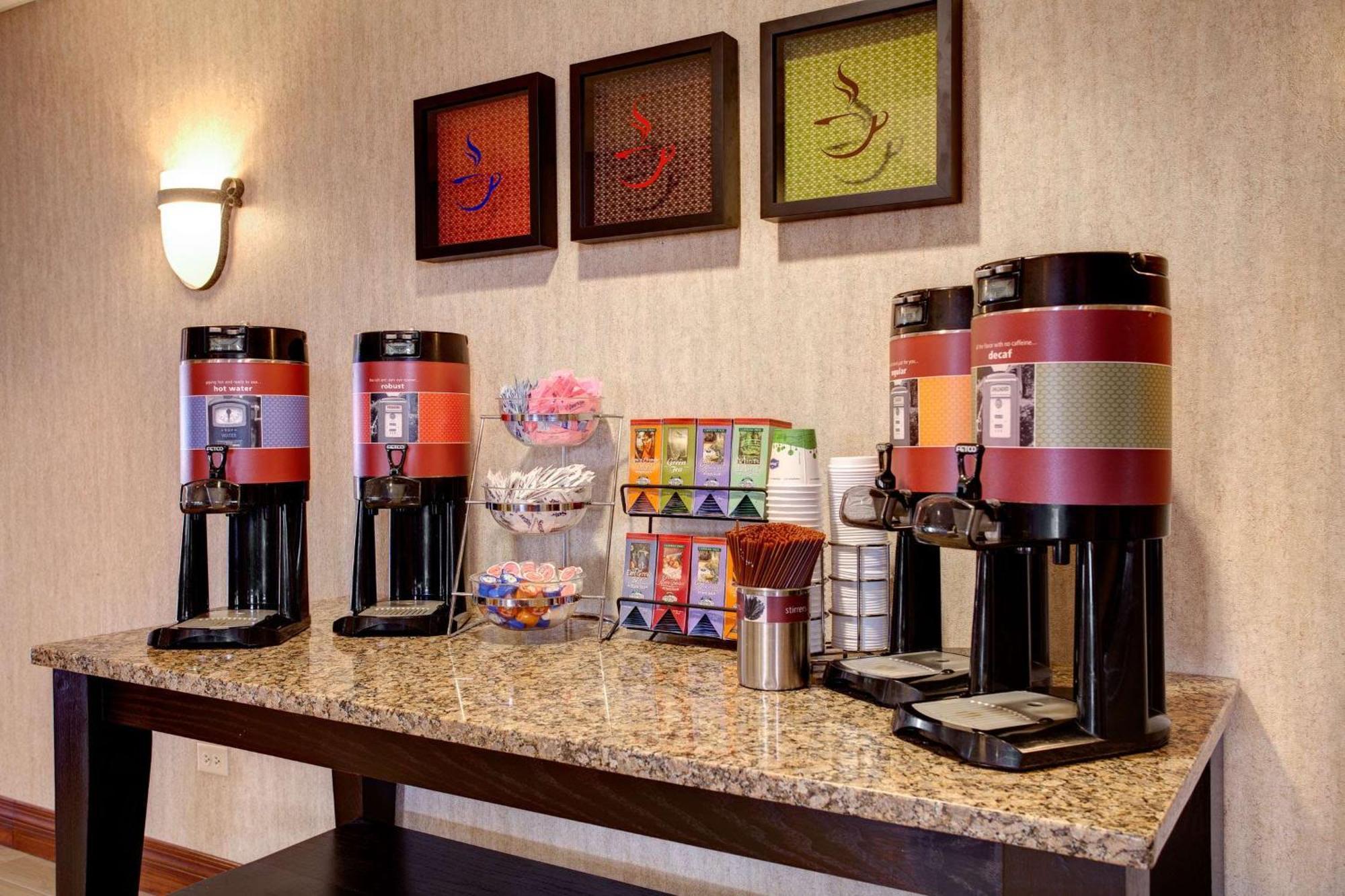 Hampton Inn & Suites Еддісон Екстер'єр фото