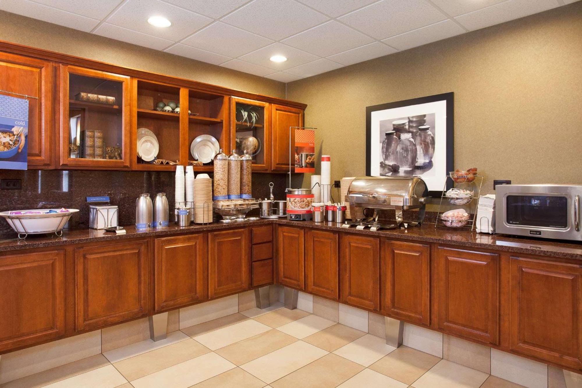 Hampton Inn & Suites Еддісон Екстер'єр фото