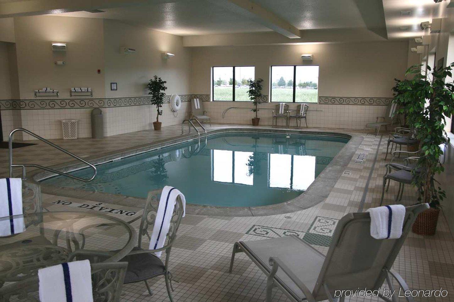 Hampton Inn & Suites Еддісон Екстер'єр фото